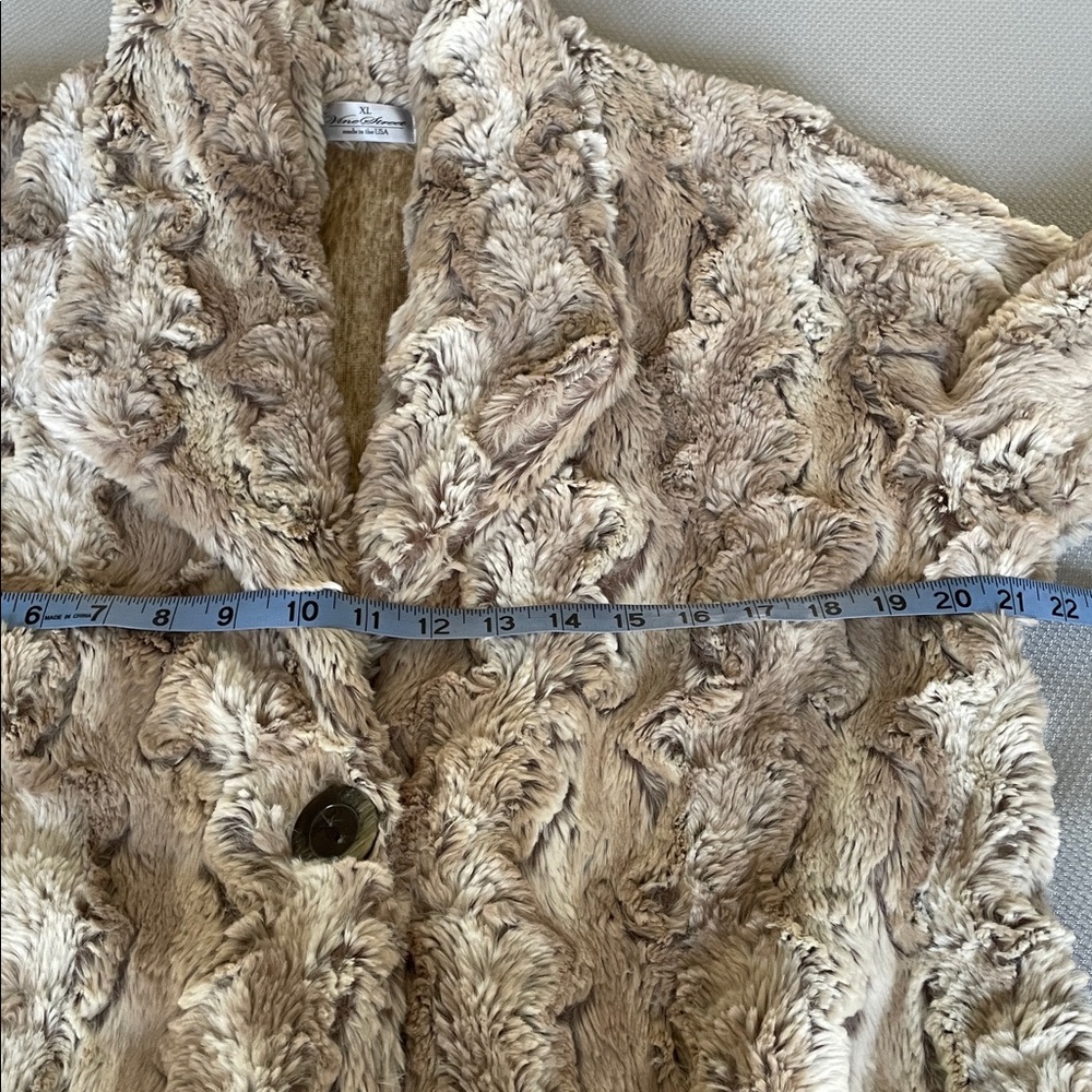 Vine Street Faux Fur Cream Coat Size XL - Picture 5 of 8
